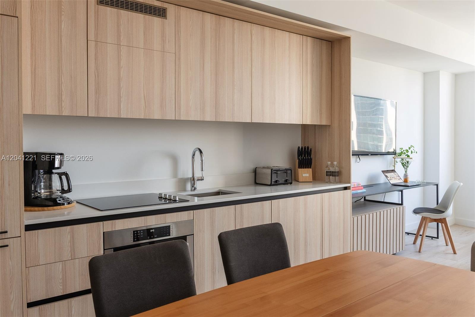 225 N Miami Ave Unit: 1804