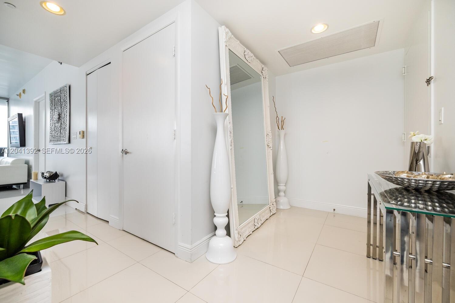 475 BRICKELL AVE # 4715