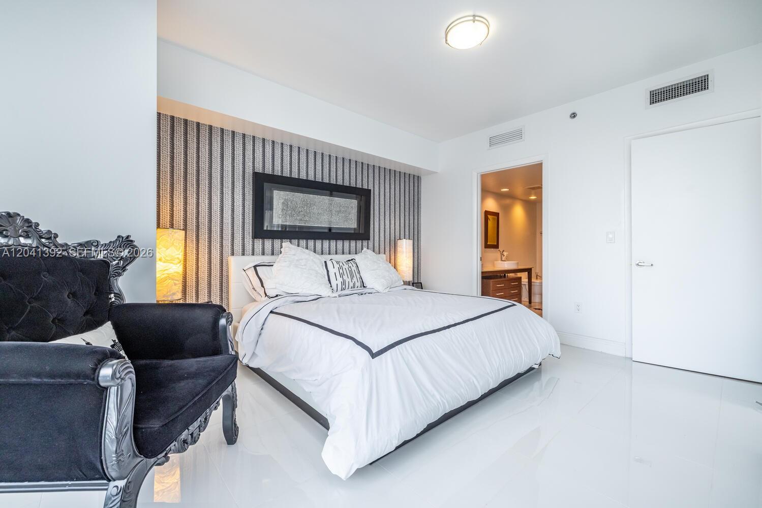 475 BRICKELL AVE # 4715