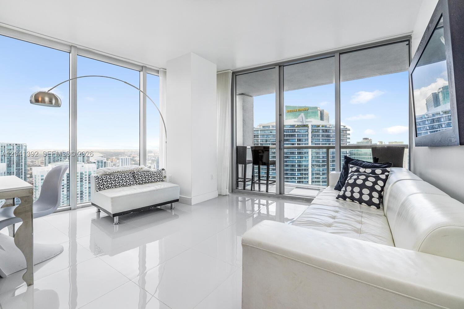 475 BRICKELL AVE # 4715