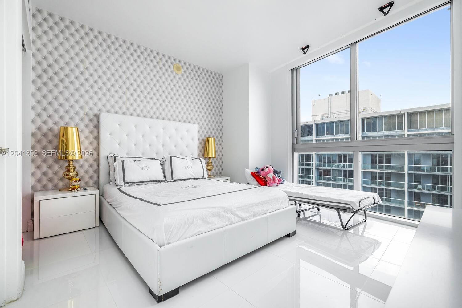 475 BRICKELL AVE # 4715