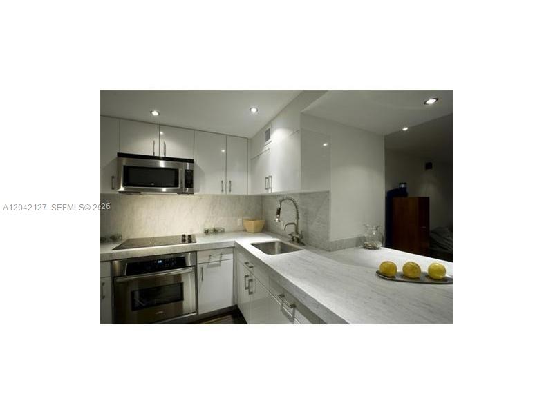 1000 WEST AVE # 318