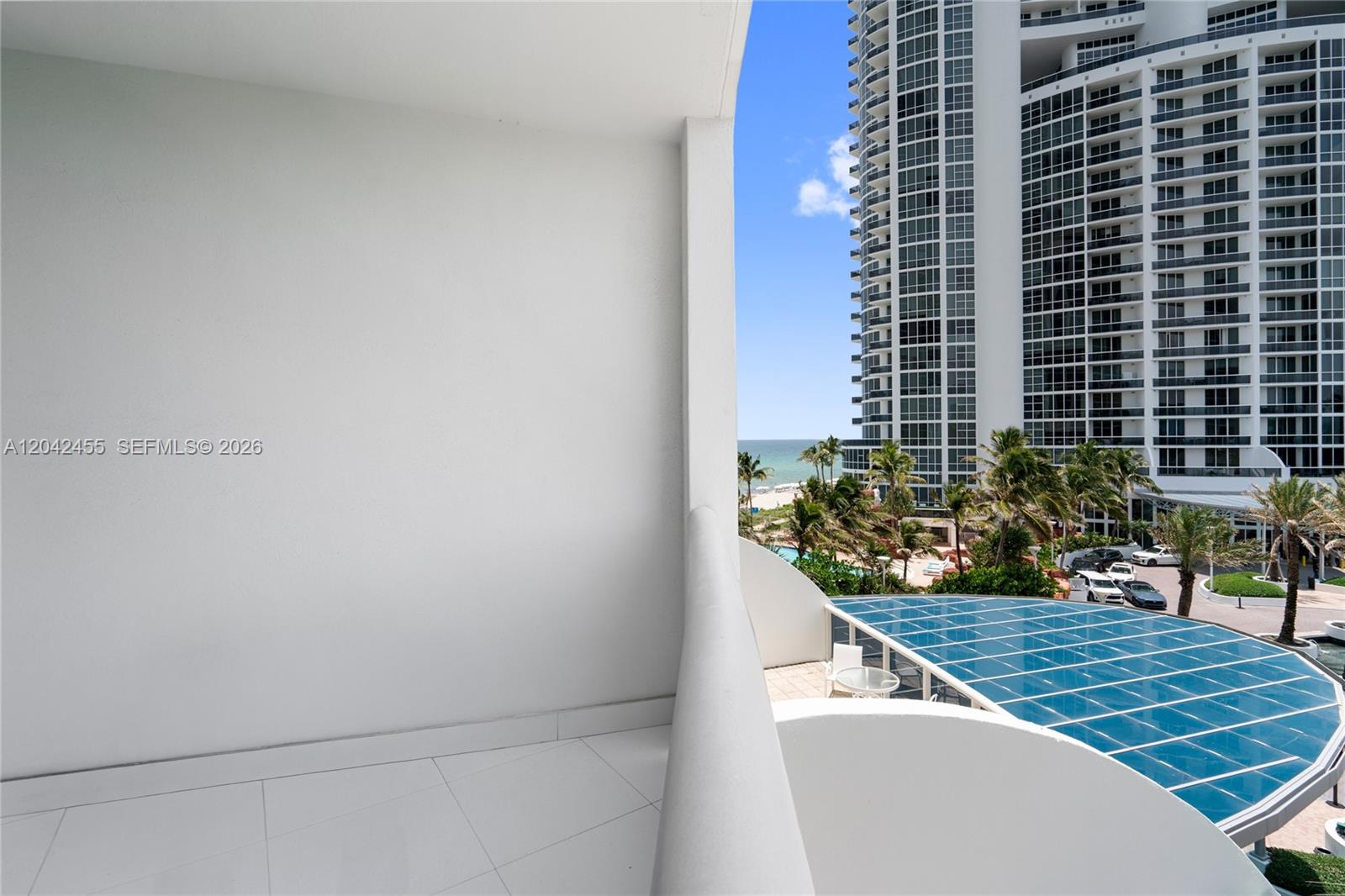 18201 Collins Ave # 603
