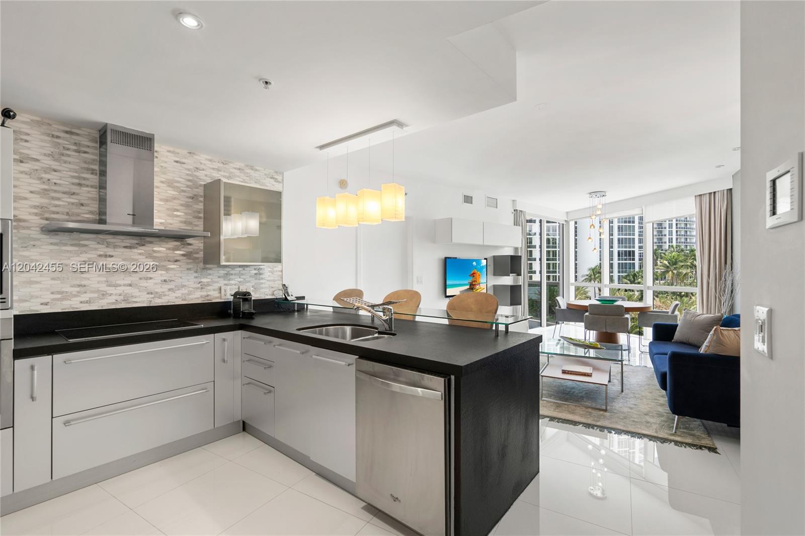18201 Collins Ave # 603