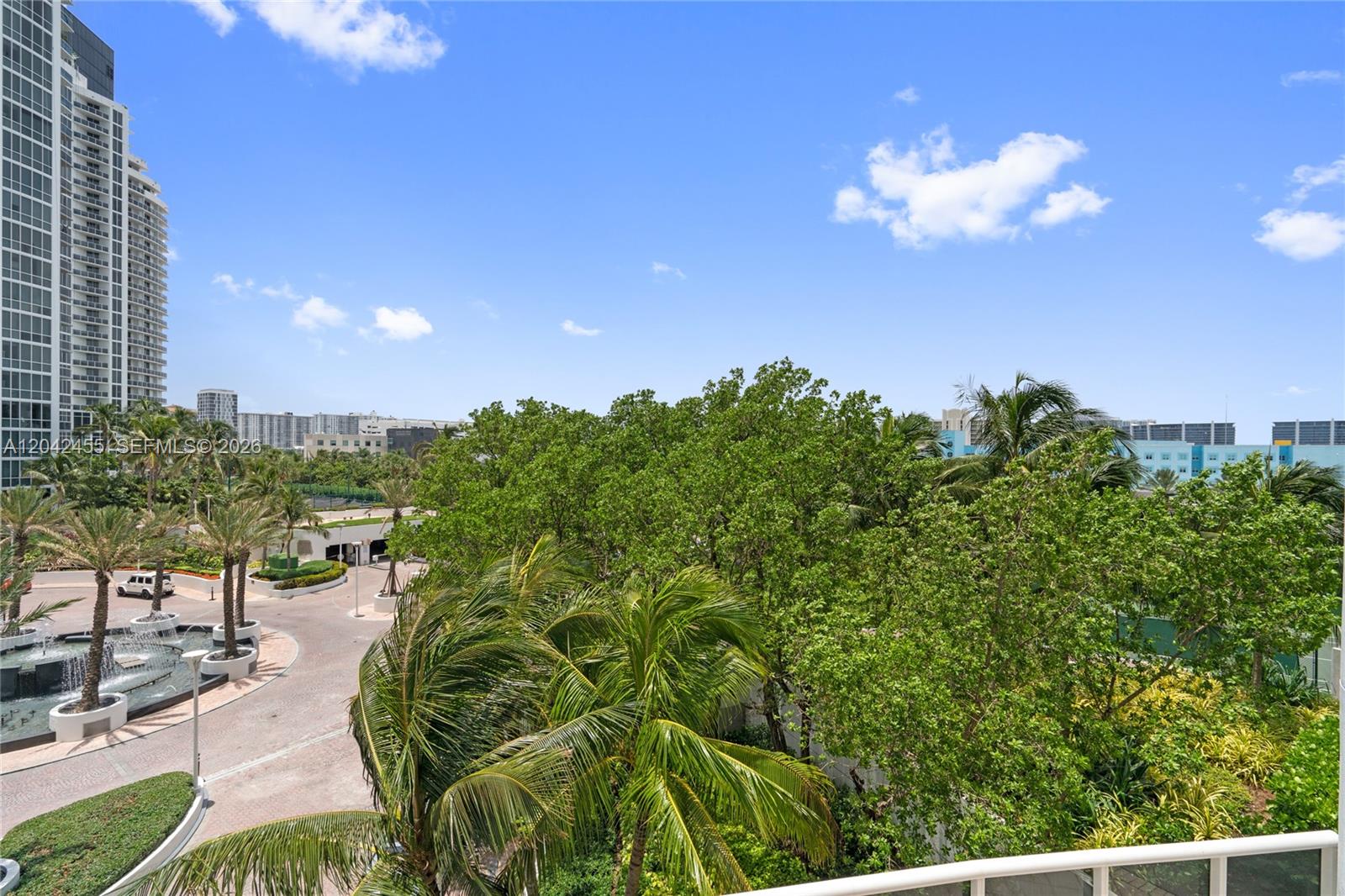 18201 Collins Ave # 603