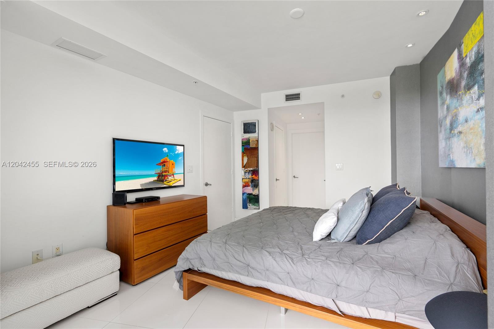 18201 Collins Ave # 603