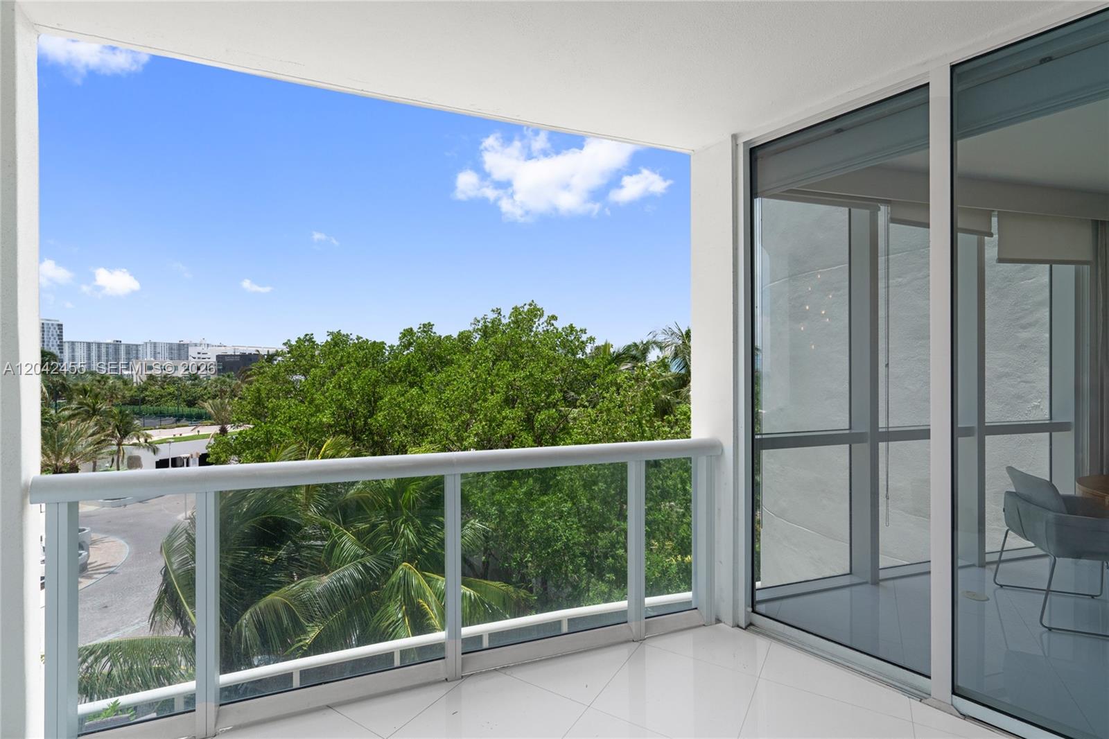 18201 Collins Ave # 603