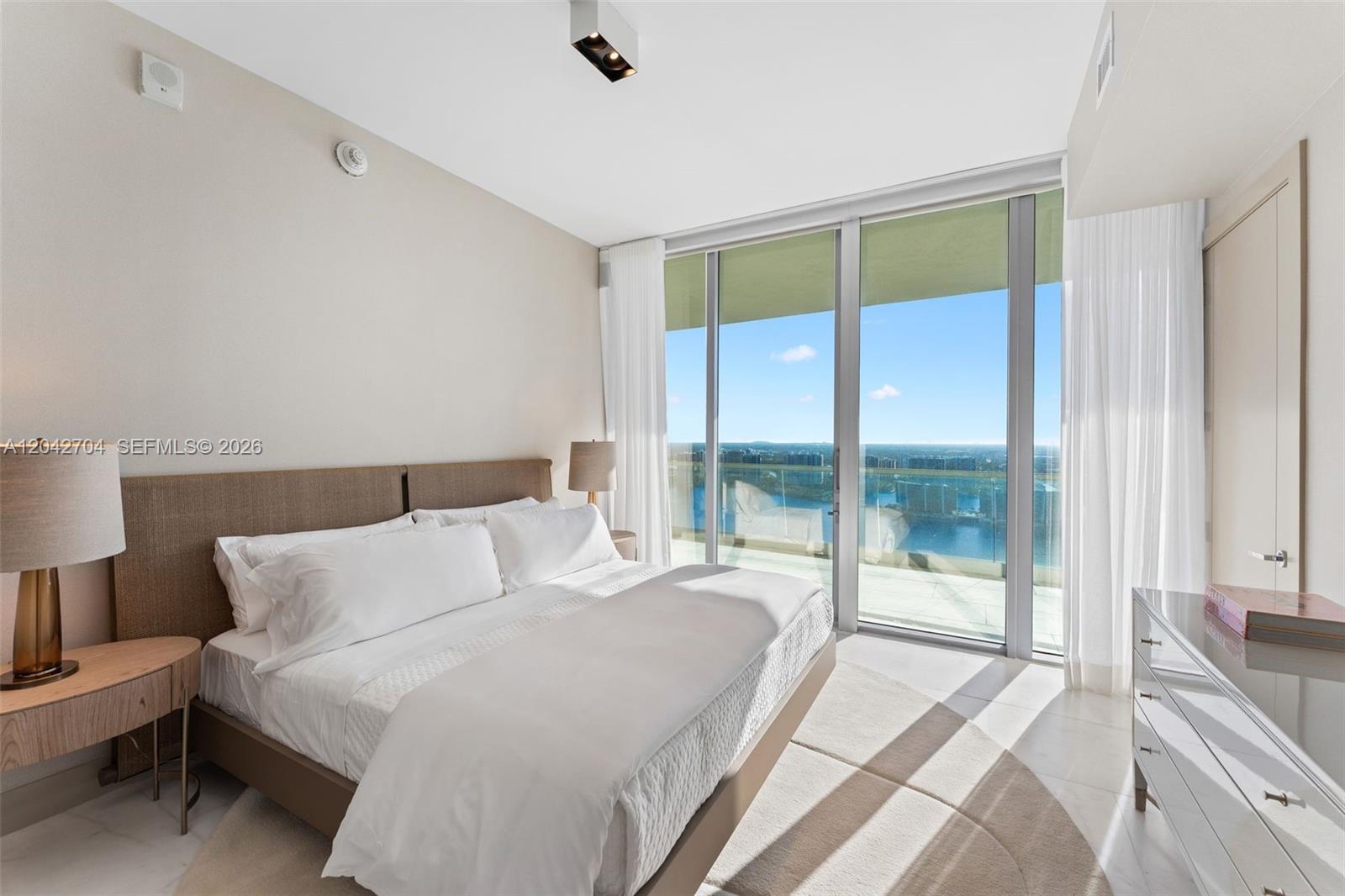 18501 Collins Ave # 04 Unit: 4003-04