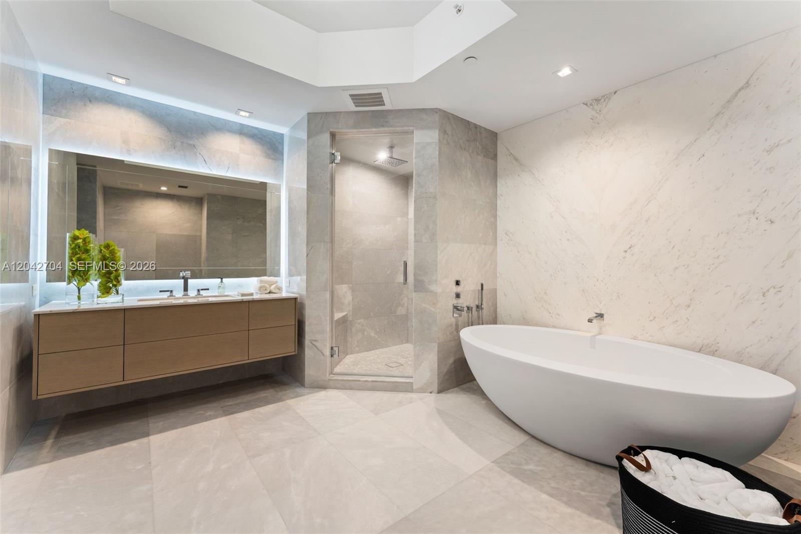 18501 Collins Ave # 04 Unit: 4003-04
