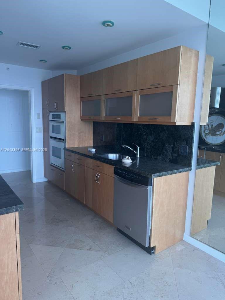 5025 Collins Ave # 1602