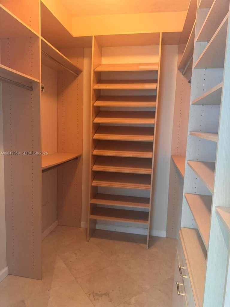 5025 Collins Ave # 1602