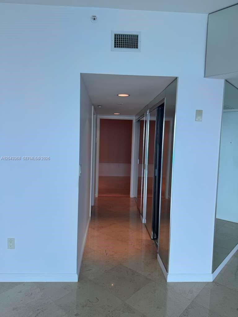 5025 Collins Ave # 1602