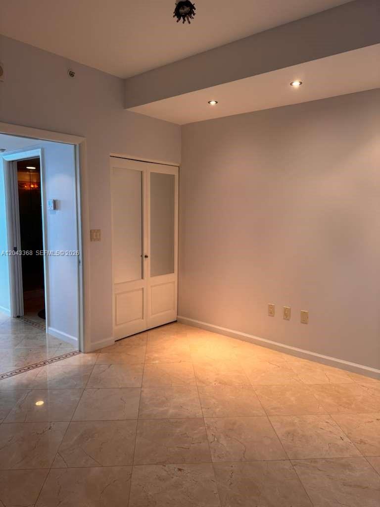 5025 Collins Ave # 1602
