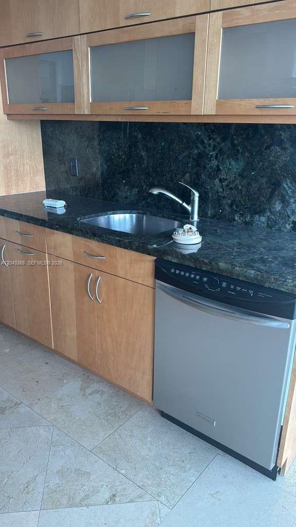 5025 Collins Ave # 1602
