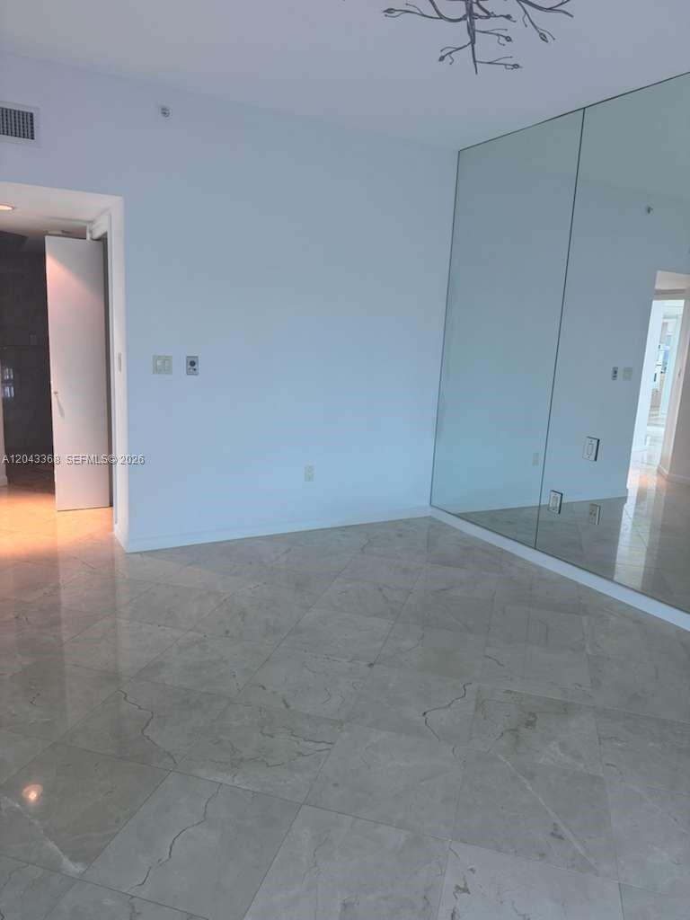 5025 Collins Ave # 1602