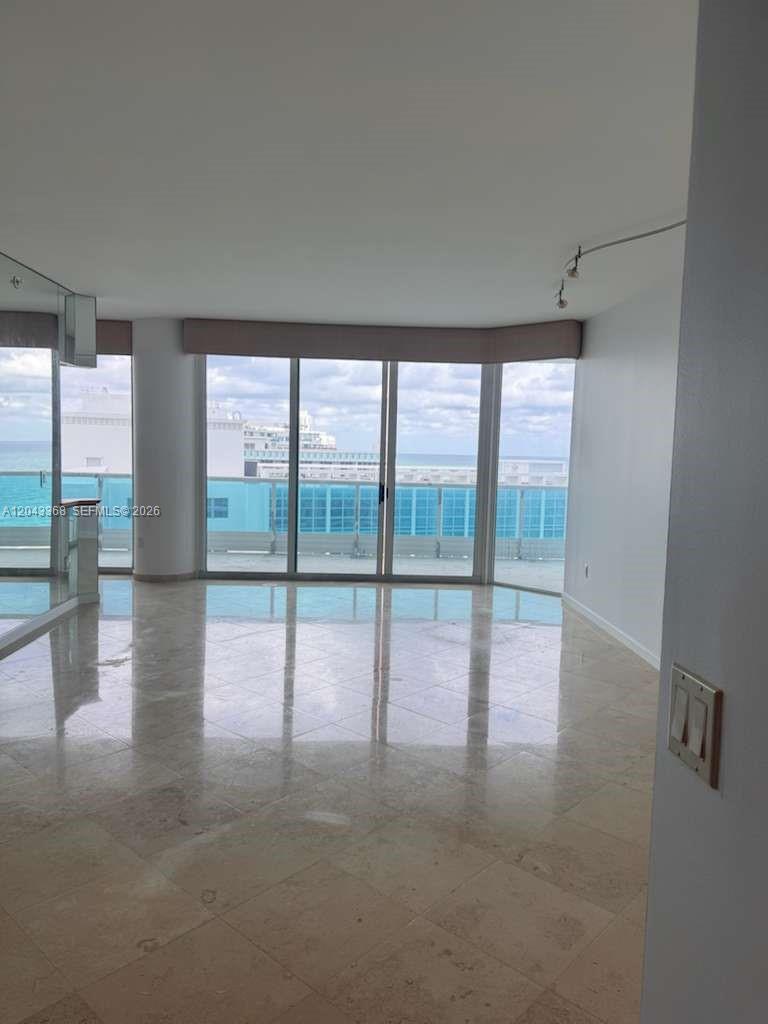 5025 Collins Ave # 1602