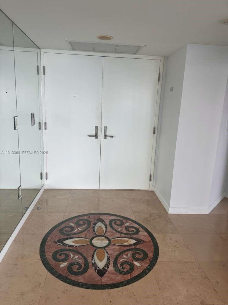 5025 Collins Ave # 1602