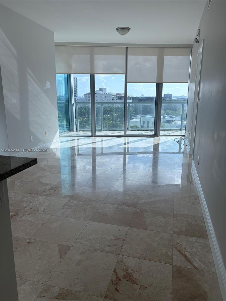 888 Biscayne Blvd # 712