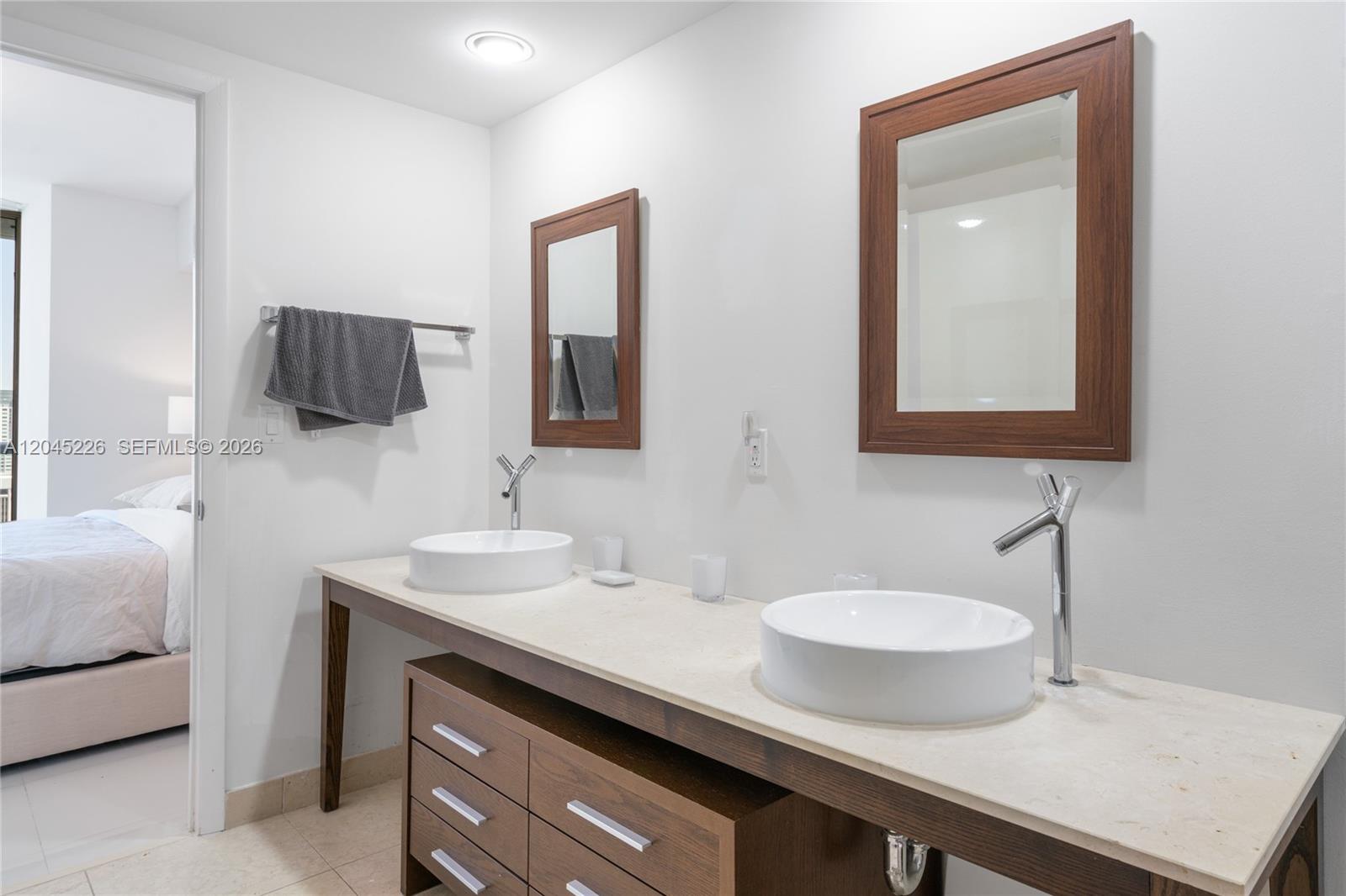 475 Brickell Ave # 4315