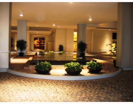1060 BRICKELL AV # 1901
