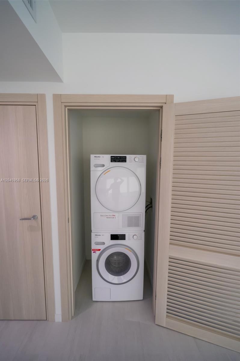 1000 Brickell Plaza # 2506