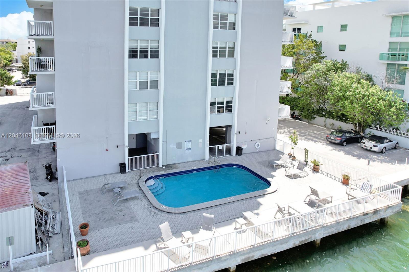 2016 Bay Dr # 808