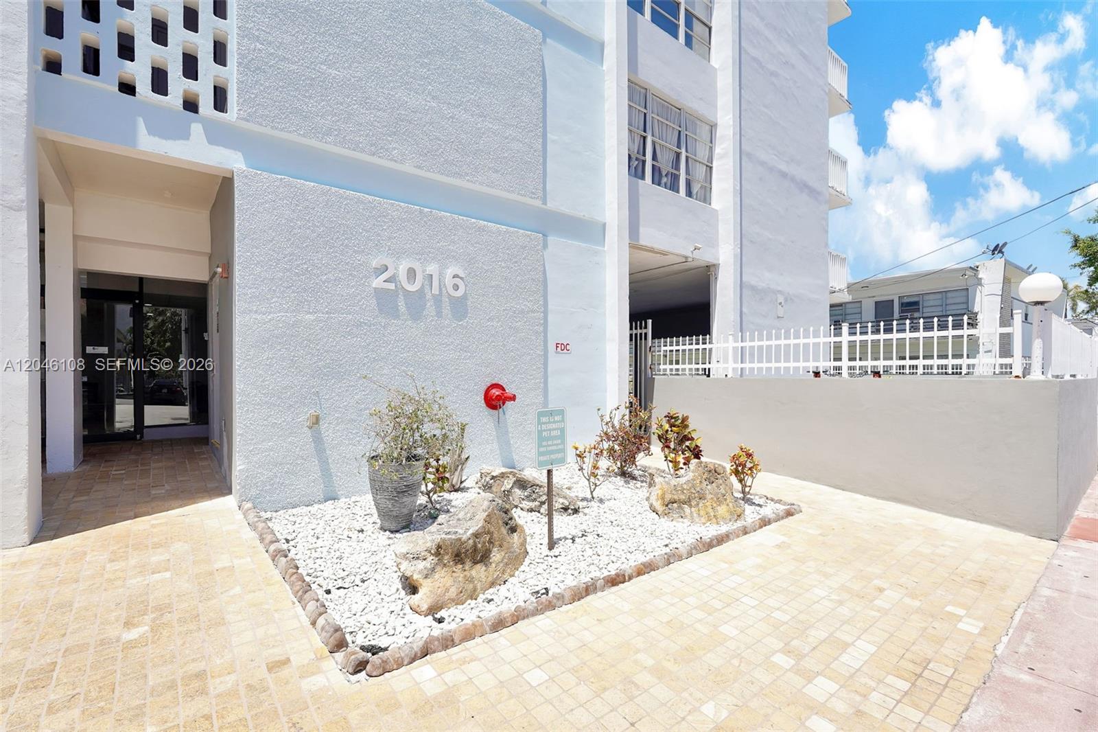 2016 Bay Dr # 808
