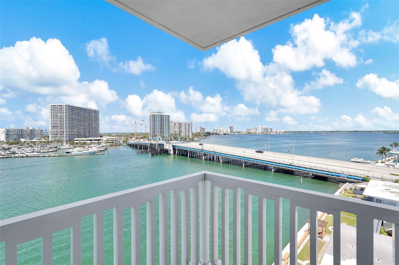 2016 Bay Dr # 808
