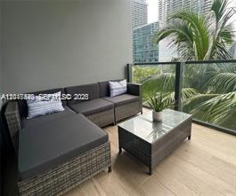 68 SE 6th St # 906