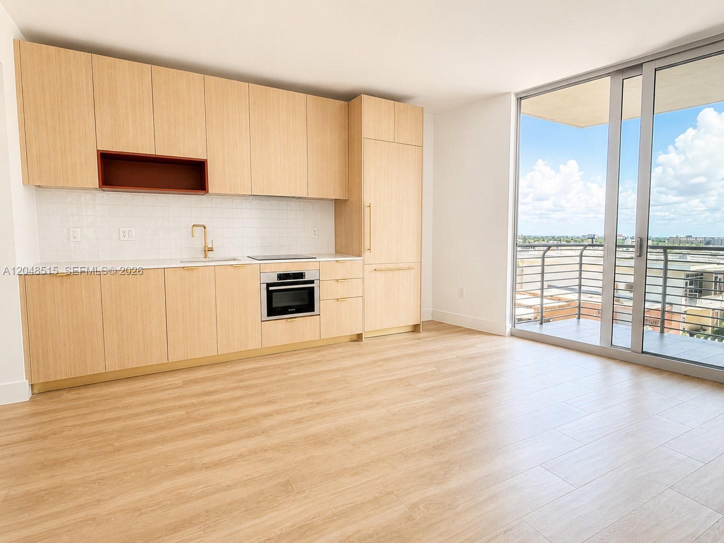 90 NE 32nd St # 814 Unit: #814