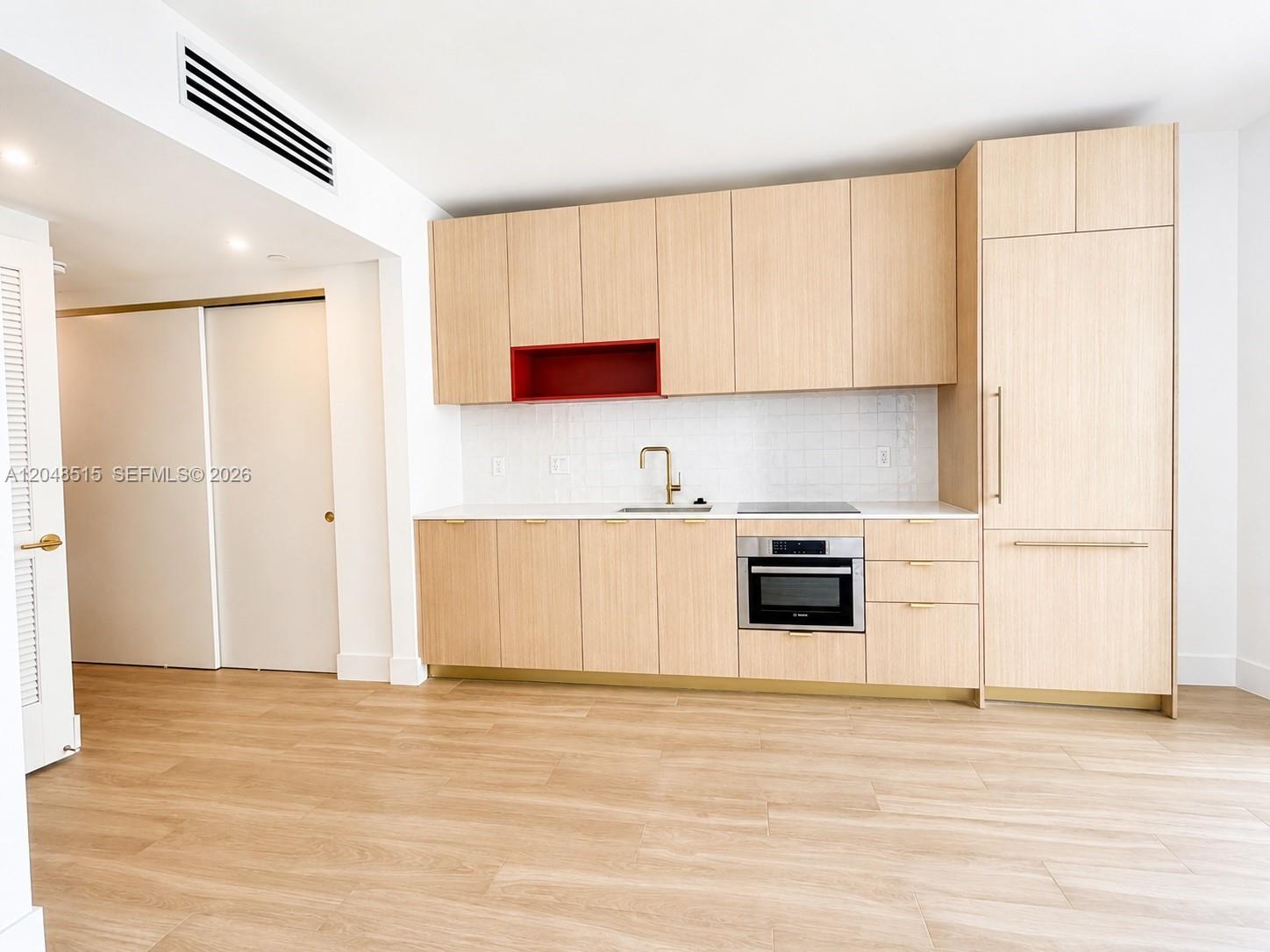 90 NE 32nd St # 814 Unit: #814