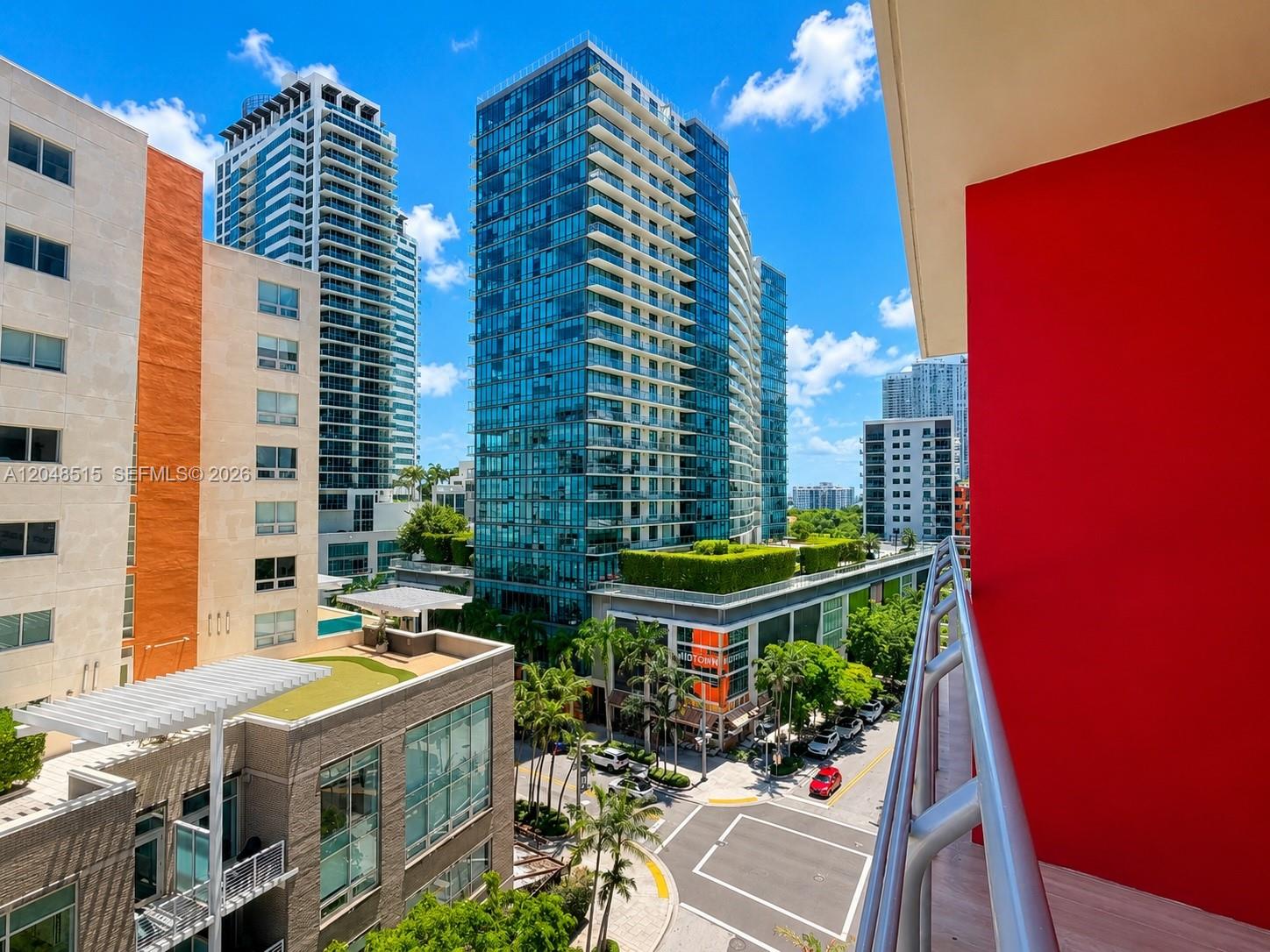 90 NE 32nd St # 814 Unit: #814
