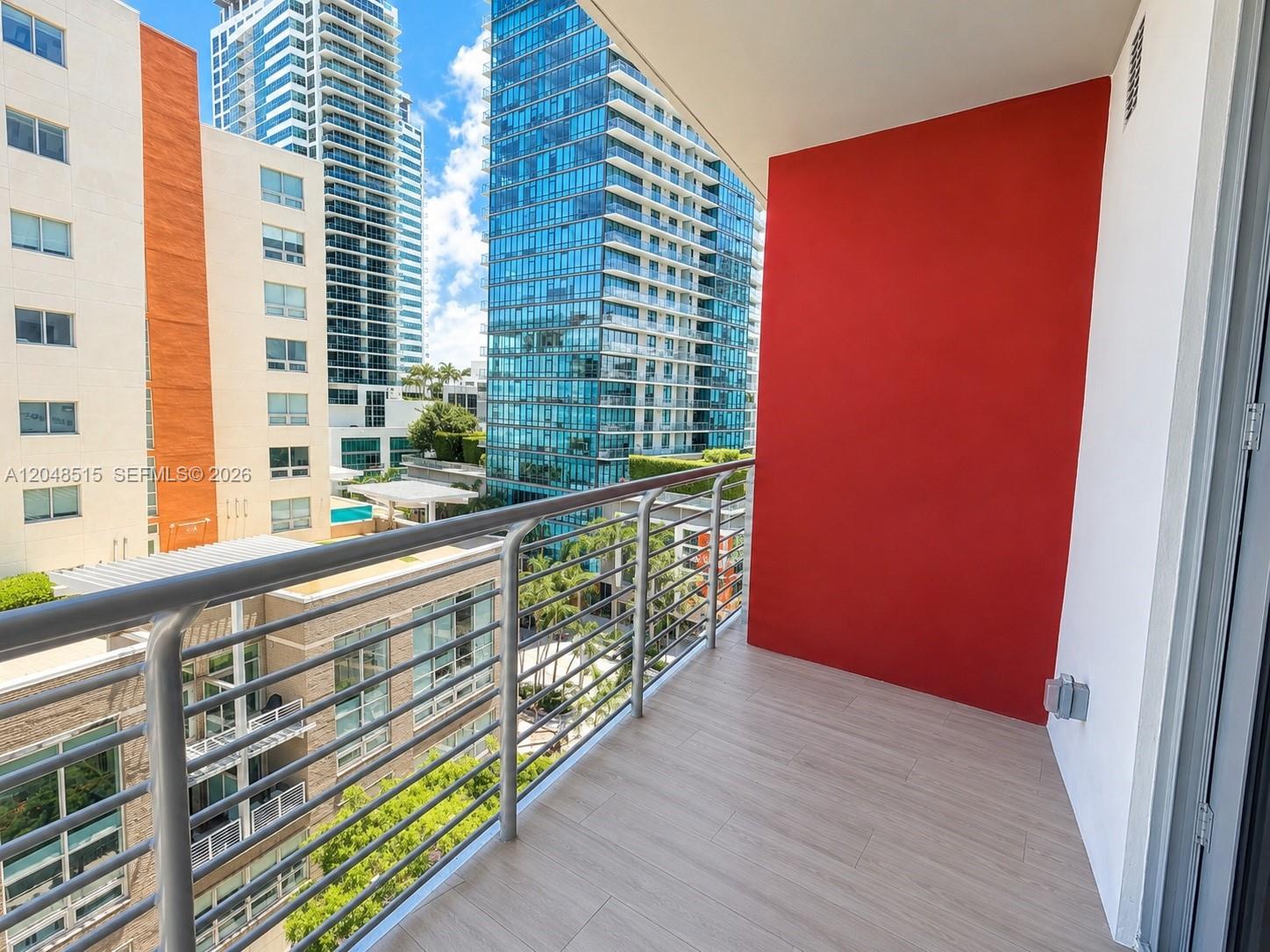 90 NE 32nd St # 814 Unit: #814