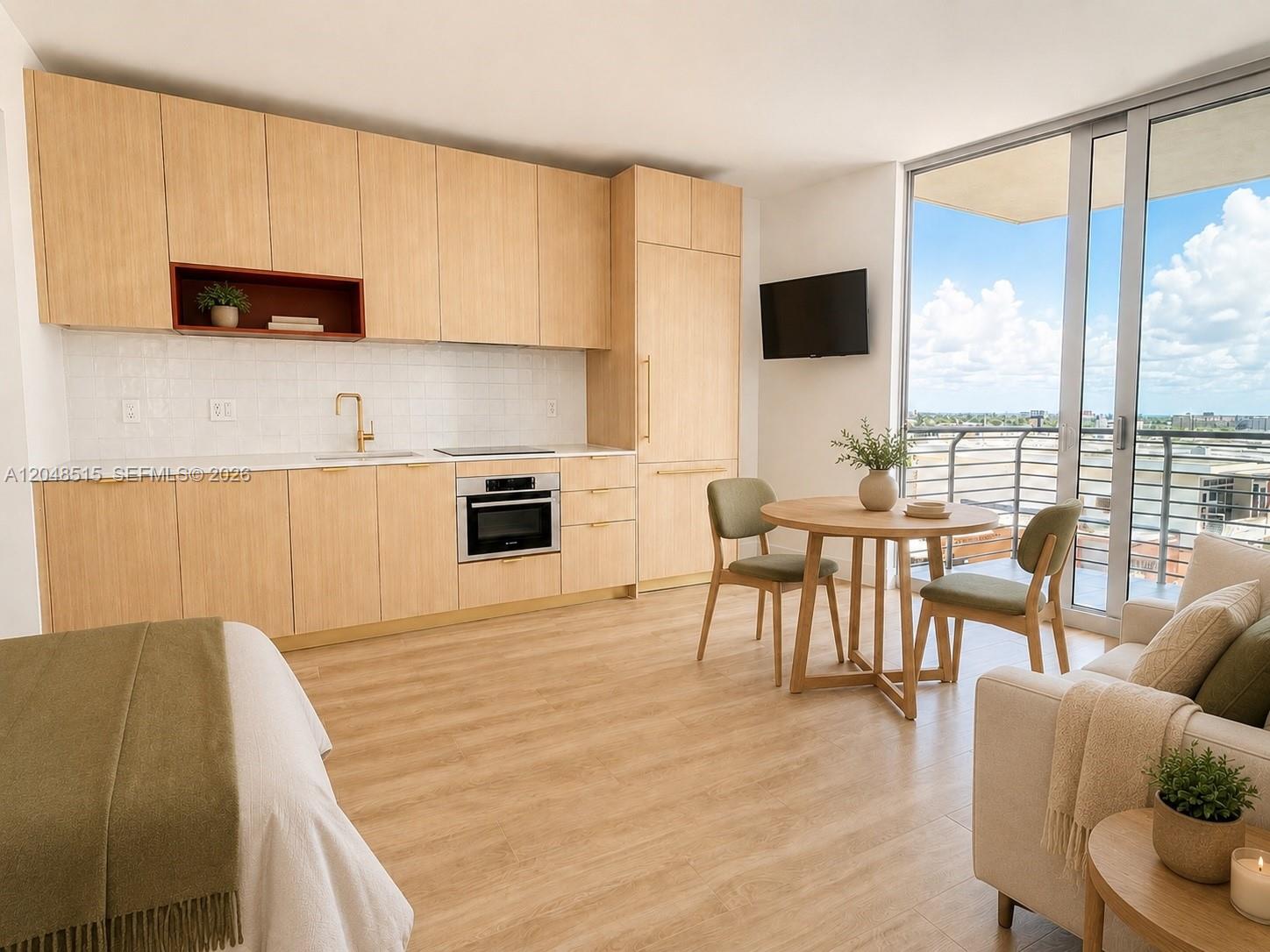 90 NE 32nd St # 814 Unit: #814
