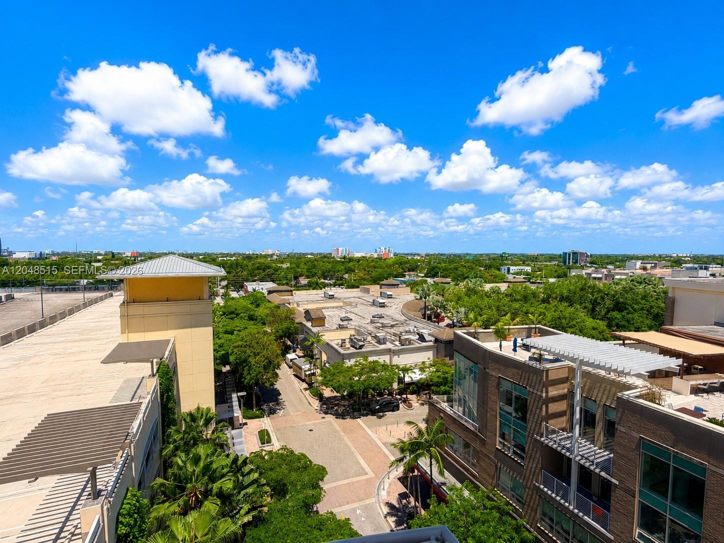 90 NE 32nd St # 814 Unit: #814