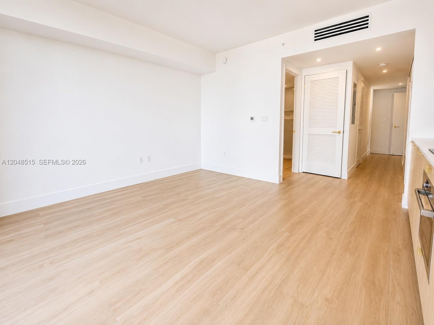 90 NE 32nd St # 814 Unit: #814