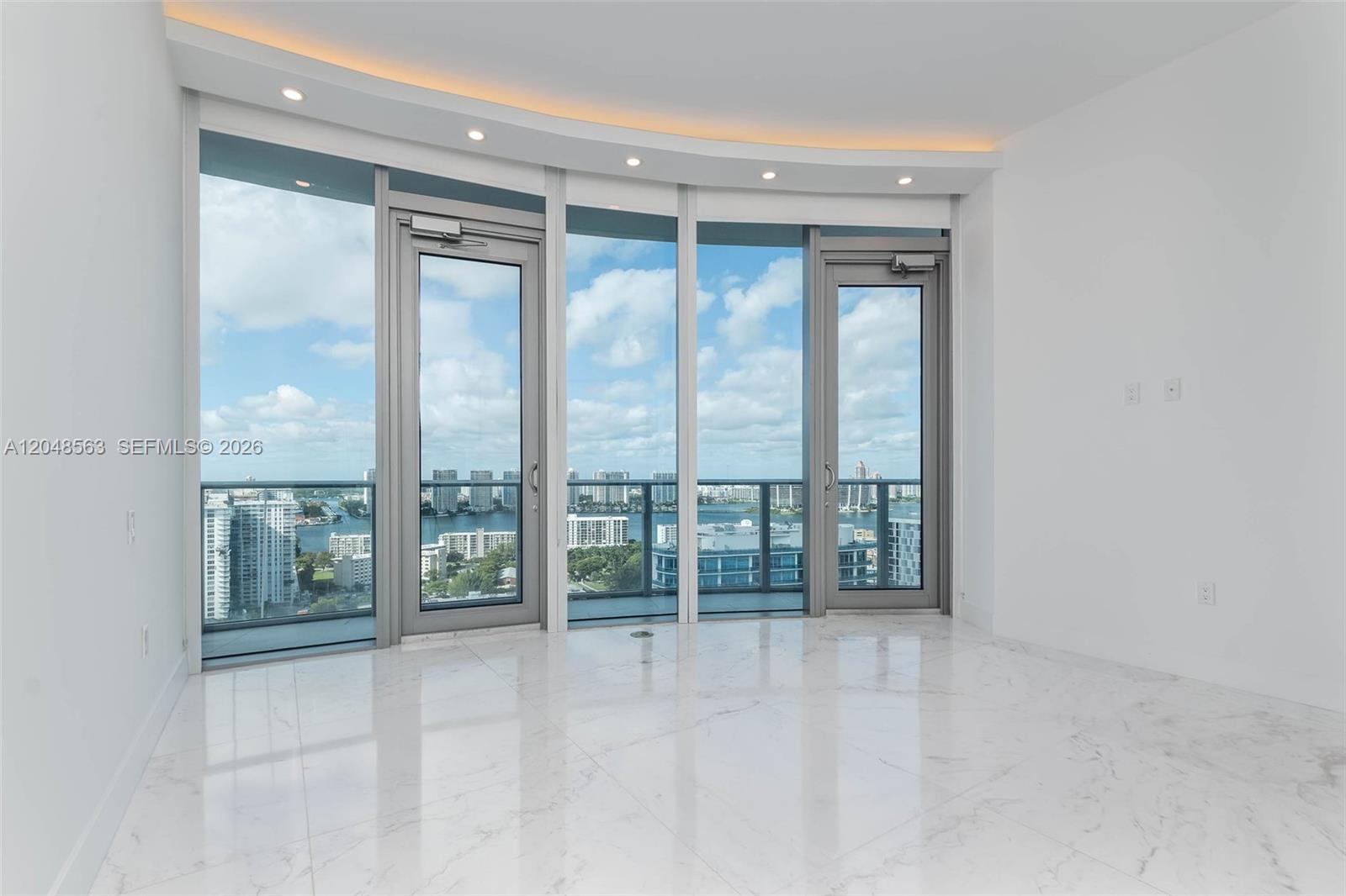 17475 Collins Ave # 2003
