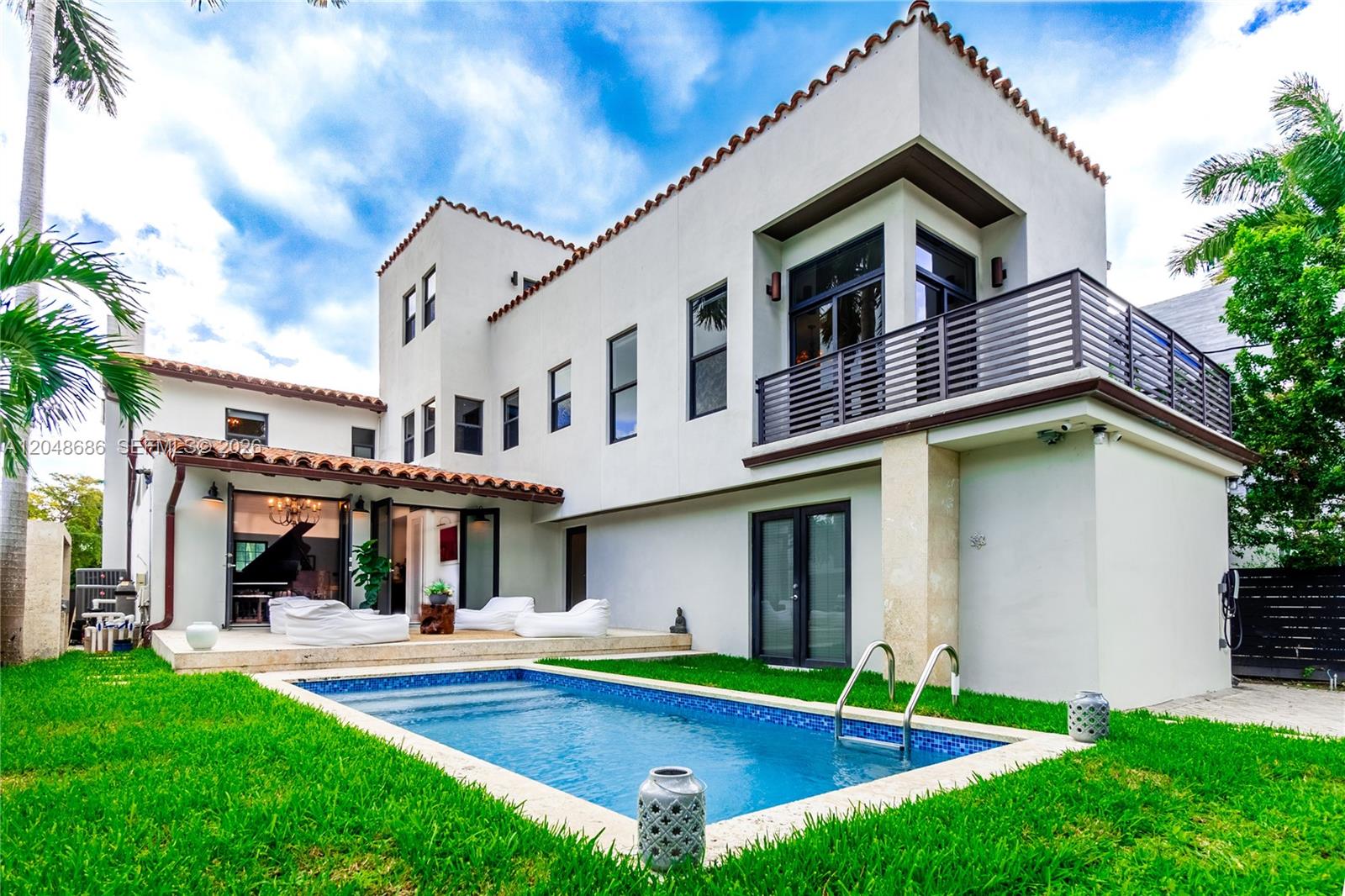 255 PALM AVENUE