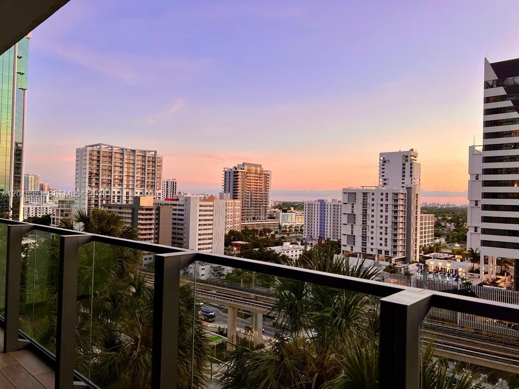 88 SW 7th St # 808
