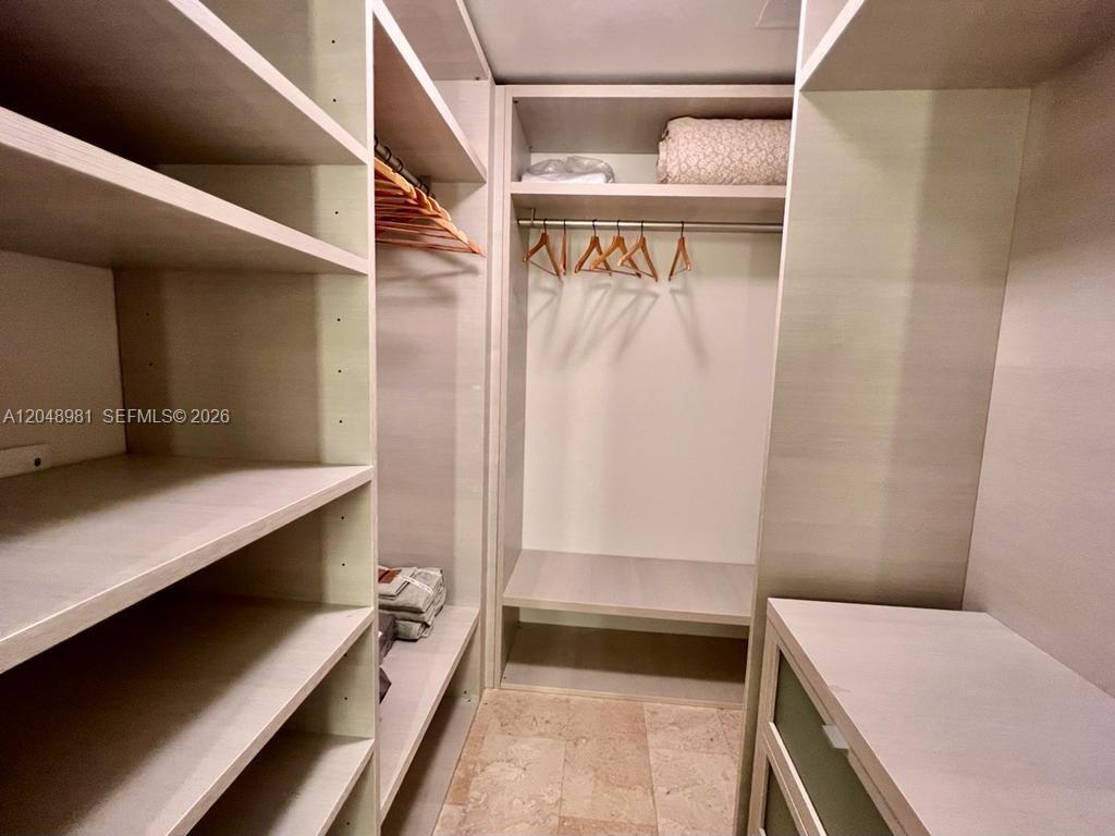 88 SW 7th St # 808