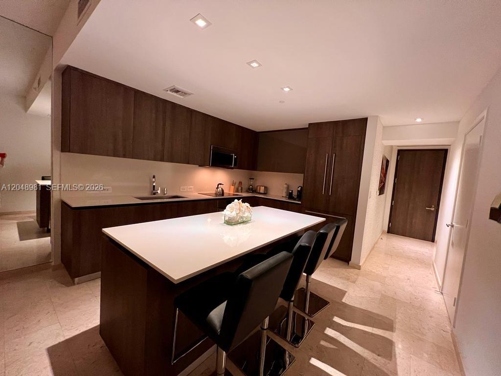 88 SW 7th St # 808