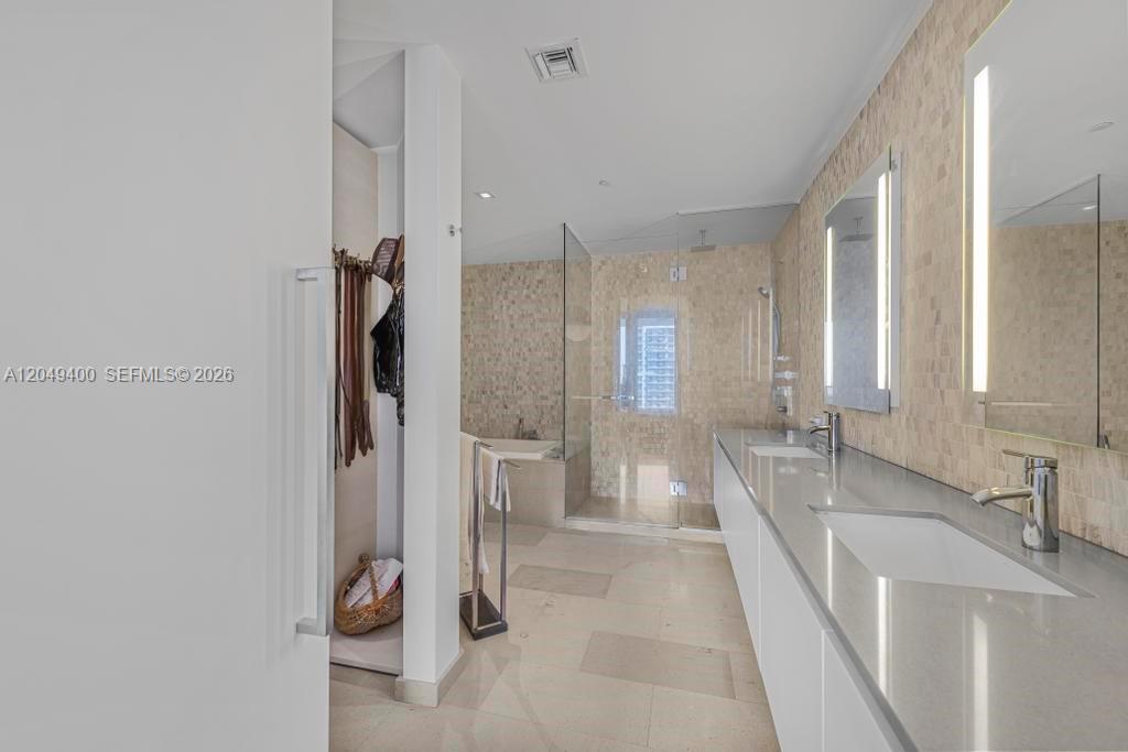 68 SE 6th St # 1710