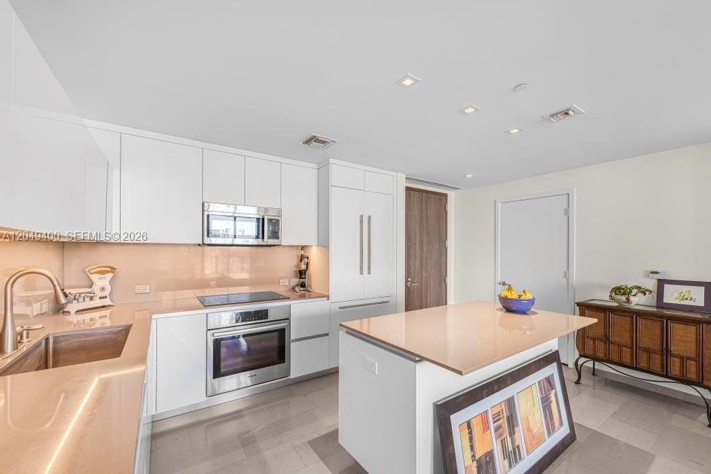 68 SE 6th St # 1710
