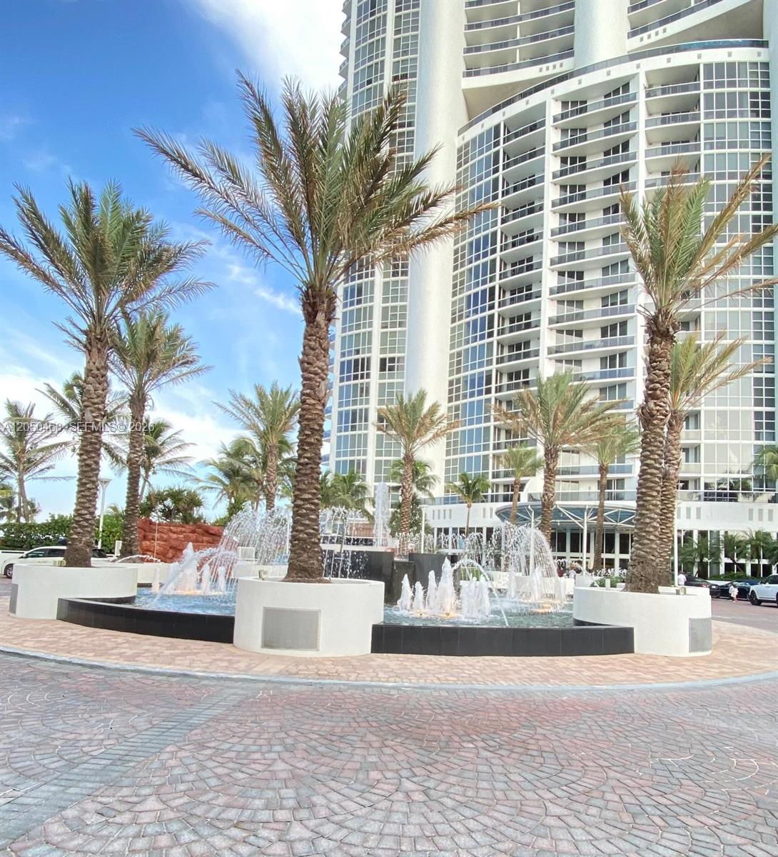18201 Collins Ave # 901A