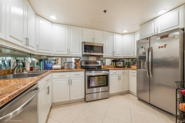1400 Salzedo St # 305