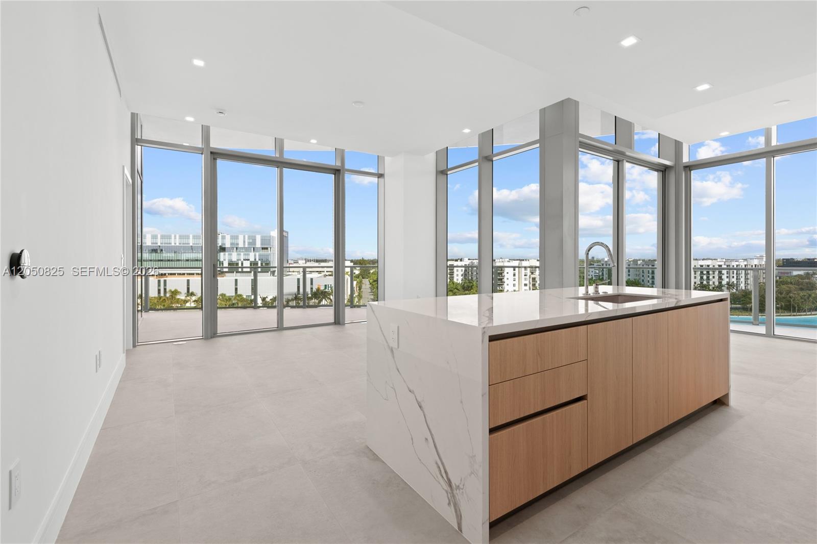 2411 Laguna Cr # 606
