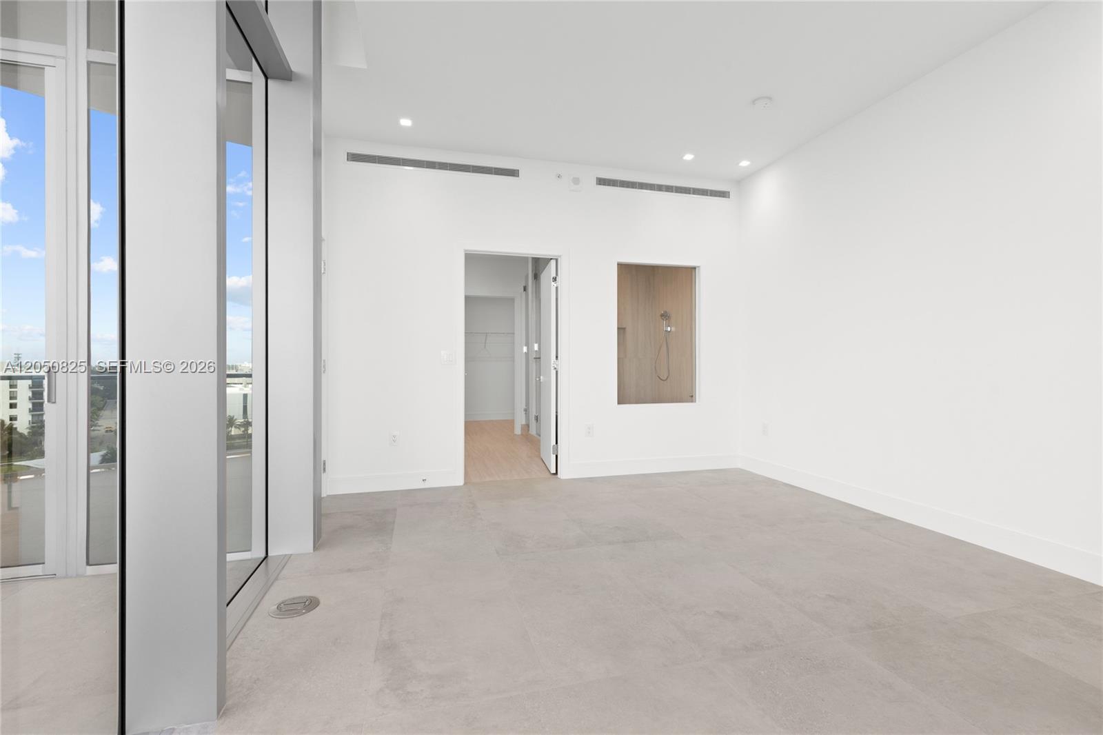 2411 Laguna Cr # 606