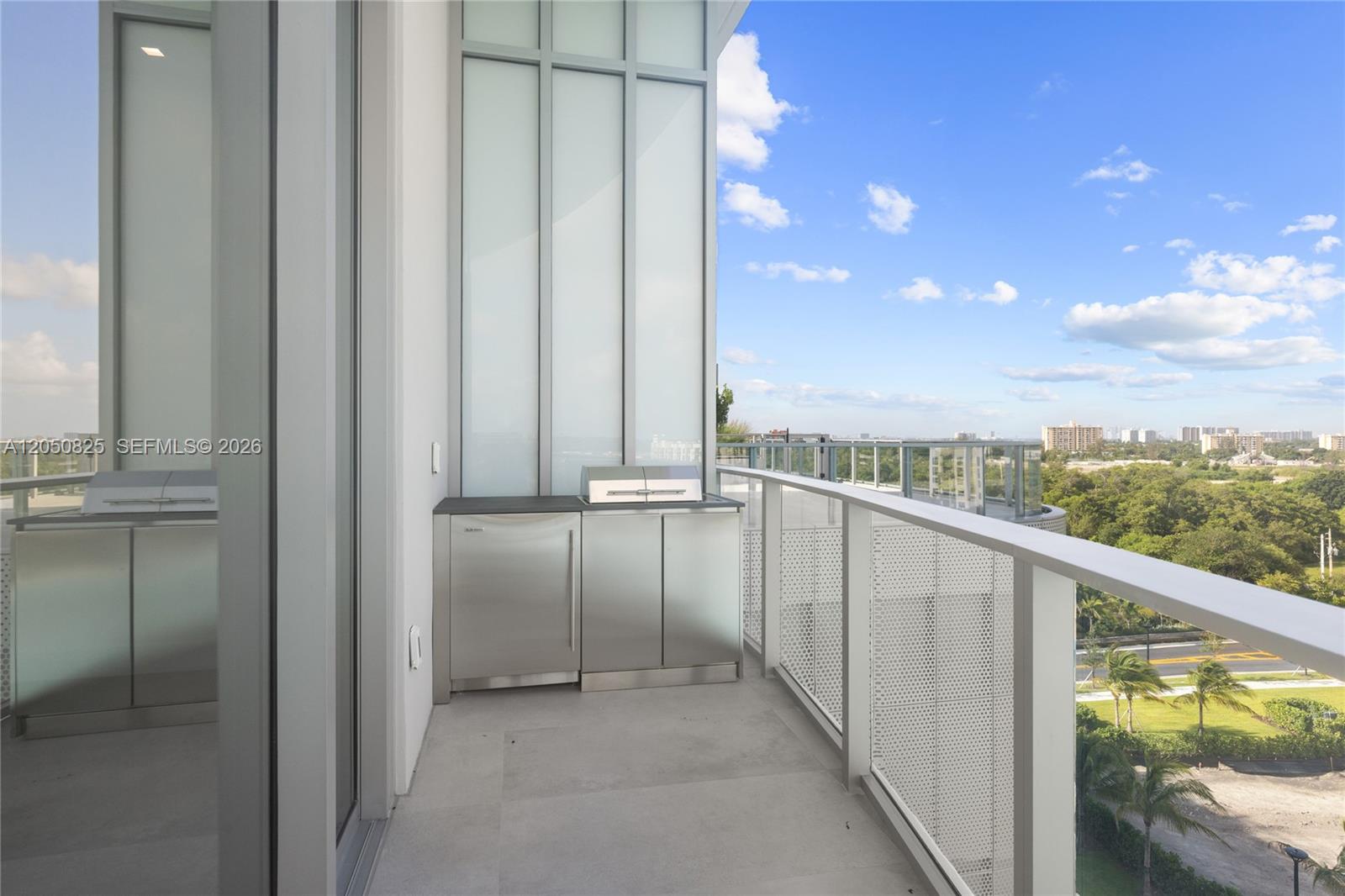 2411 Laguna Cr # 606