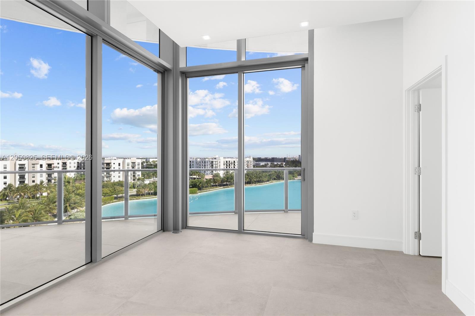 2411 Laguna Cr # 606