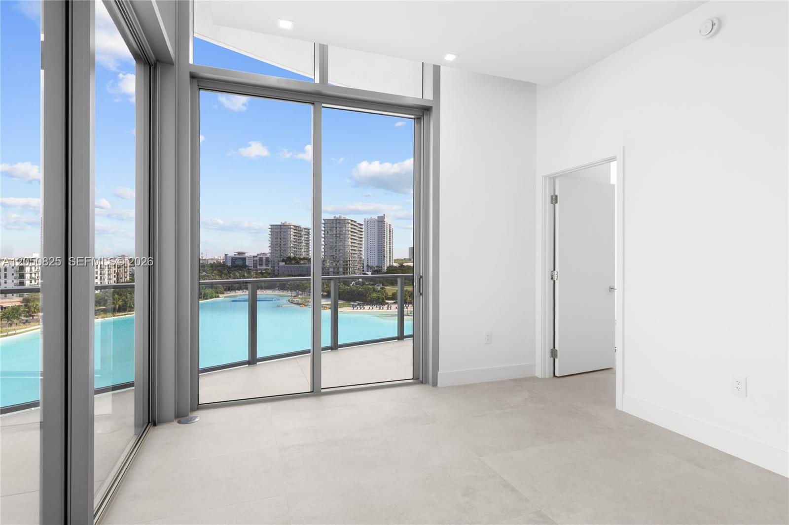 2411 Laguna Cr # 606